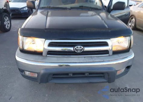 2000 Toyota 4Runner Sr5 V6 from USA, damaged, VIN JT3GN86RXY0178003